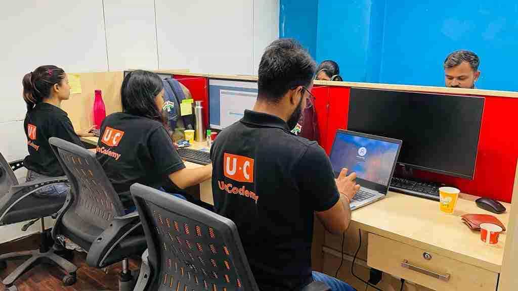 Portrait by Ivana Cajina